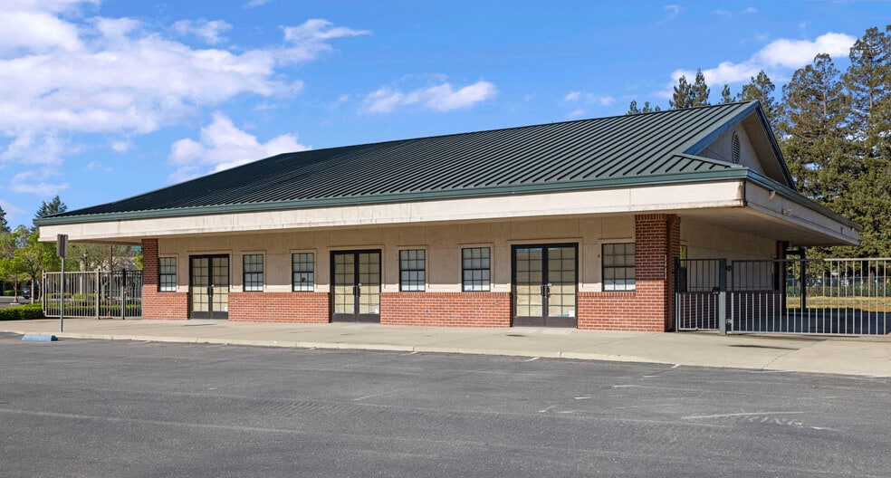 More Photos Of 3404 Shadowbrook Dr, Stockton Storefront Retail Office For Lease