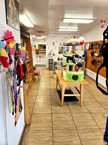 More Photos Of 4531 Van Nuys Blvd, Sherman Oaks Storefront Retail Residential For Sale