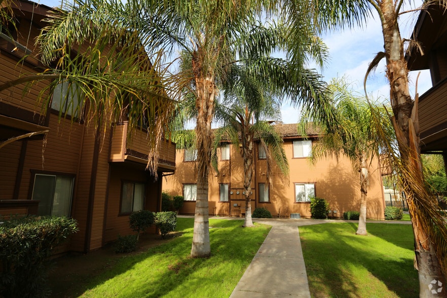 More Photos Of 701 Planz Rd, Bakersfield Apartments For Sale