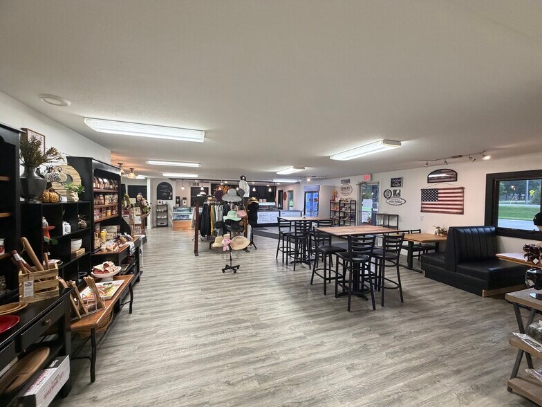 More Photos Of 410 MN-60 Hwy, Elysian Storefront For Sale