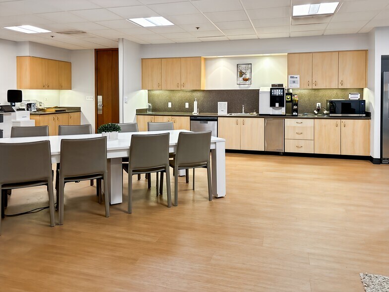 More Photos Of 100 W Big Beaver Rd, Troy Coworking Space