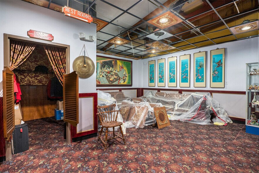 More Photos Of 2320 S Dort Hwy, Flint Restaurant For Sale