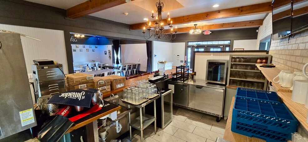 More Photos Of 6874 Reinhardt College Pky, Waleska Freestanding For Lease