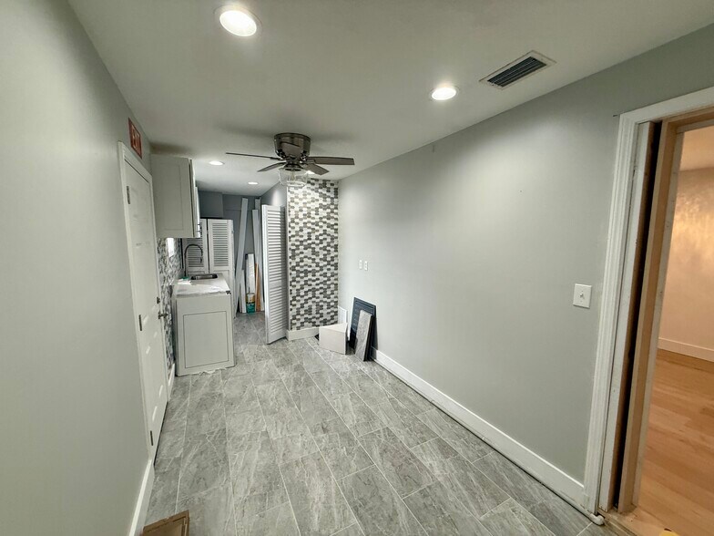 More Photos Of 1853 S 8th St, Amelia Island Freestanding For Lease