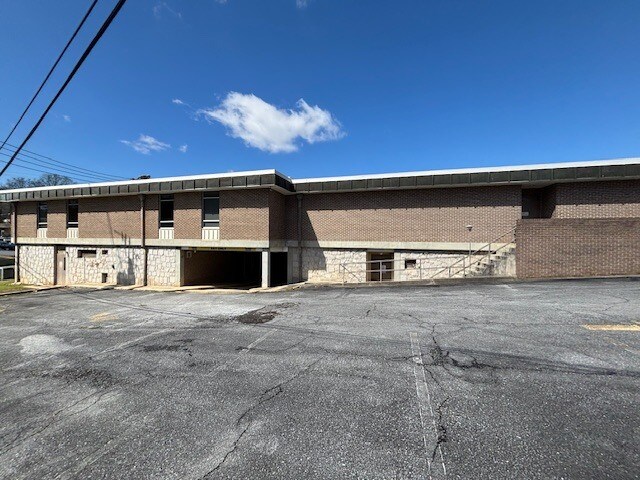 More Photos Of 504 W Memorial Dr, Dallas Office For Sale