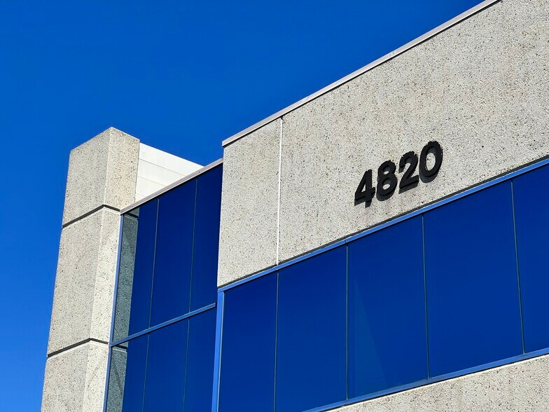 More Photos Of 4820-4822 McGrath St, Ventura Research And Development For Lease