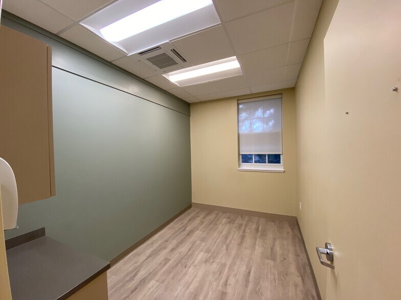 More Photos Of 11623 Philadelphia Rd, White Marsh Medical For Sale