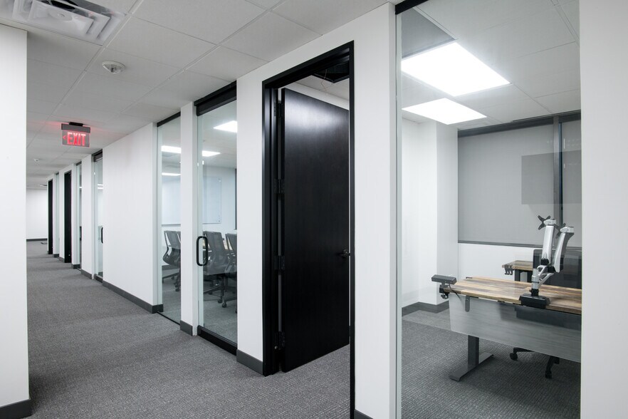 More Photos Of 5728 Lyndon B Johnson Fwy, Dallas Office For Lease