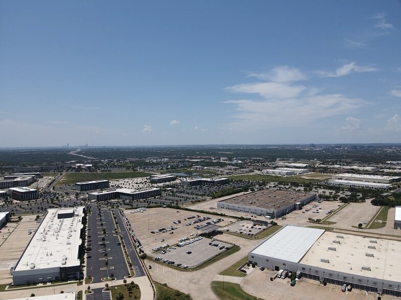 More Photos Of 201 - 301 W Howard Ln, Austin Land For Lease