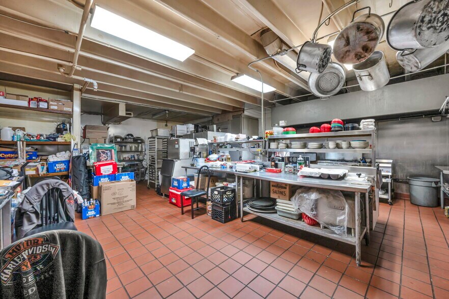 More Photos Of 5348 E Lake Rd, Sheffield Lake Restaurant For Sale