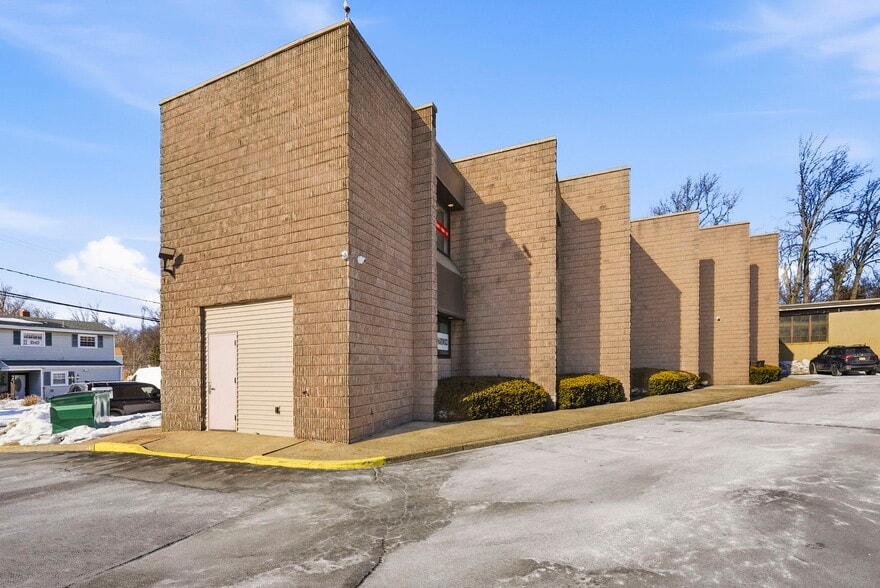 More Photos Of 1245 US 1, Edison Medical For Lease