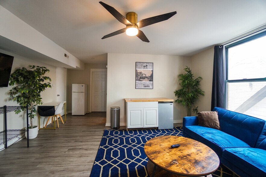 More Photos Of 115 Nippersink Blvd, Fox Lake Hospitality For Sale