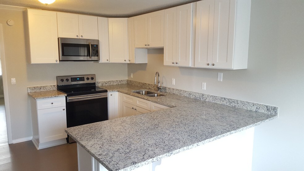 More Photos Of 205-215 S Saluda Ave, Columbia Apartments For Sale