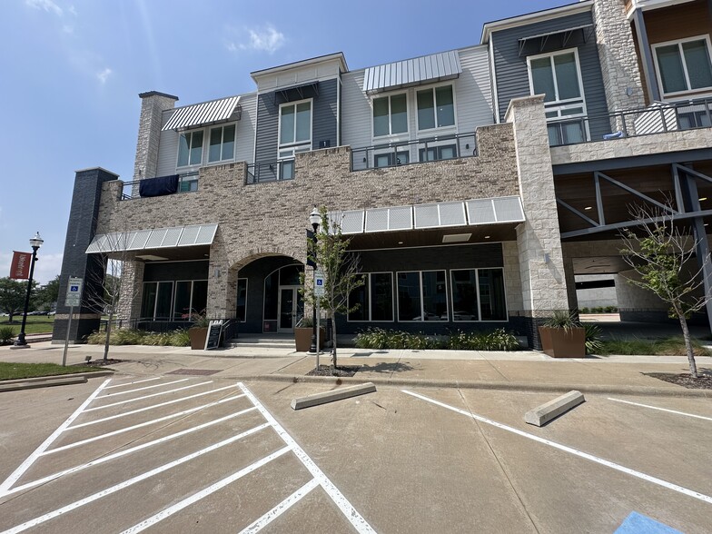 More Photos Of 300 Lakefront Dr, Little Elm Apartments For Lease