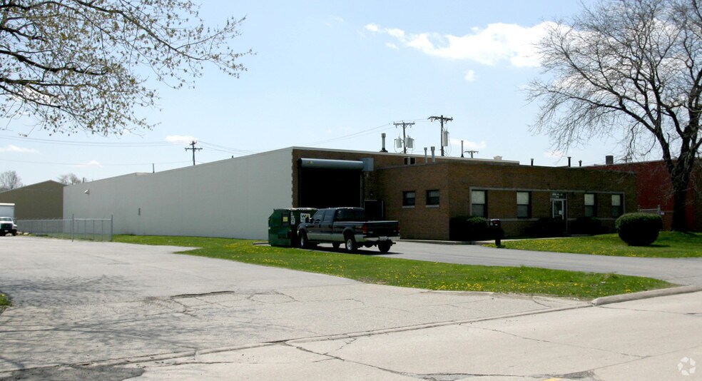 More Photos Of 1230 S Expressway Dr, Toledo Light Manufacturing For Lease