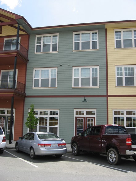 More Photos Of 220 Windsor River Rd, Windsor Apartments For Sale