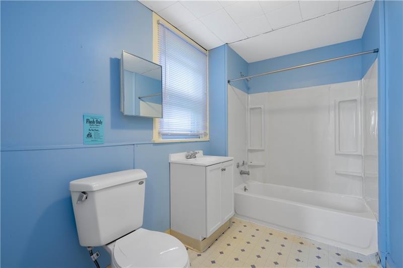 More Photos Of 626 5th Ave, Coraopolis Office Residential For Sale