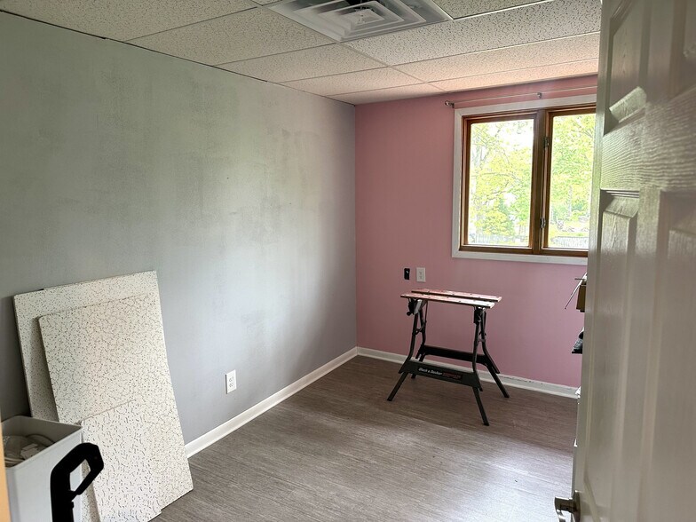 More Photos Of 720 N Rochester St, Mukwonago Office For Sale