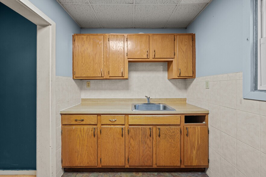 More Photos Of 337 Columbia St, Fall River Apartments For Sale