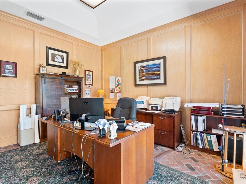 More Photos Of 15400 S US Highway 301, Summerfield Office For Sale