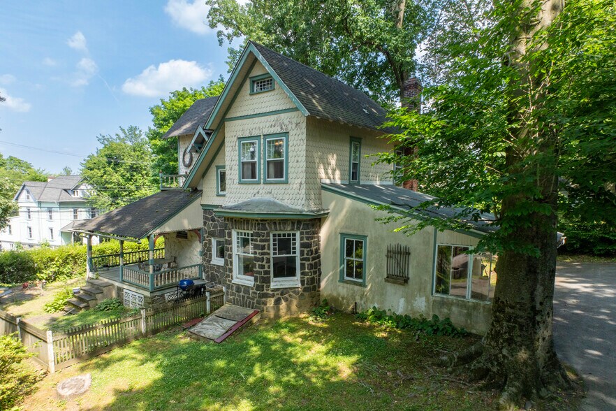 More Photos Of 234 Conestoga Rd, Wayne Specialty For Sale