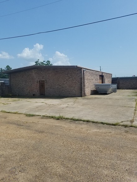 More Photos Of 157 Mckay Cir, Jackson Warehouse For Lease