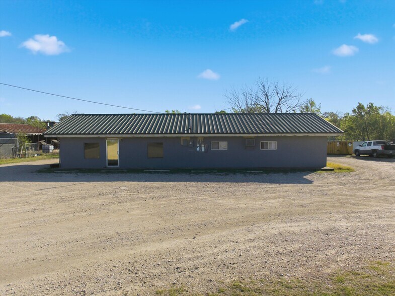 More Photos Of 510 S Robinson Dr, Robinson Office For Sale