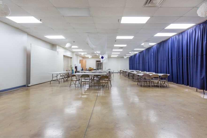 More Photos Of 505 S Main St, Santa Ana Storefront For Sale