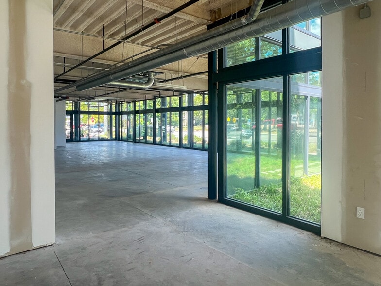 More Photos Of 1861 Ashley River Rd, Charleston Self Storage For Lease