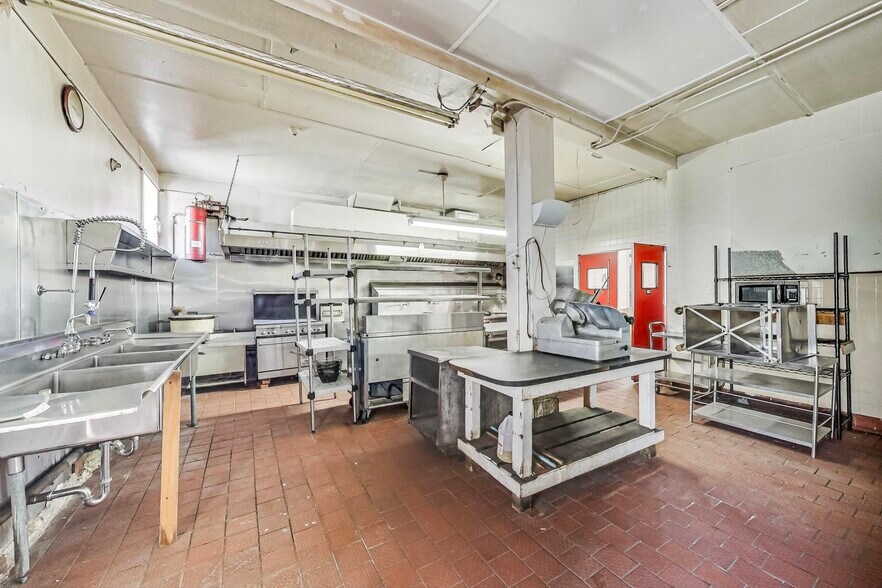 More Photos Of 2811-2815 Telegraph Ave, Berkeley Storefront Retail Residential For Sale