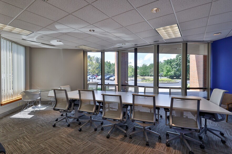 More Photos Of 1525 Valley Center Pky, Bethlehem Unknown For Lease