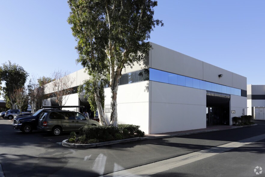 More Photos Of 1912 N Batavia St, Orange Warehouse For Lease