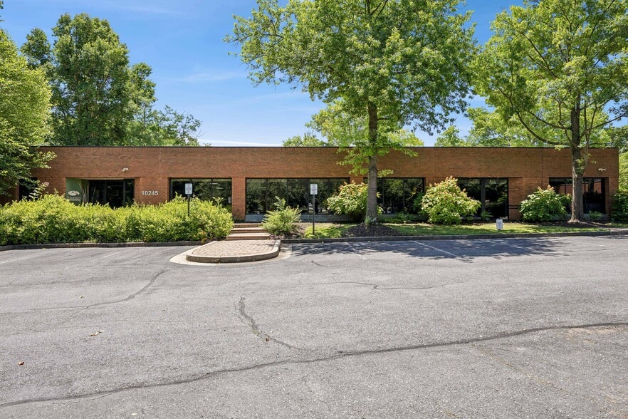 More Photos Of 10245-10255 Old Columbia Rd, Columbia Office For Sale