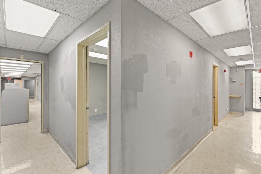 More Photos Of 872 E Sahara Ave, Las Vegas Medical For Lease