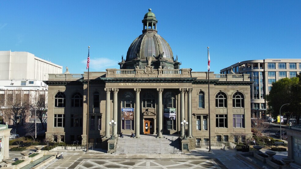 More Photos Of 2209-2223 Broadway St, Redwood City Movie Theatre For Lease