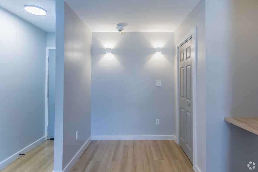 More Photos Of 1030 Poplar Ave, Memphis Apartments For Sale