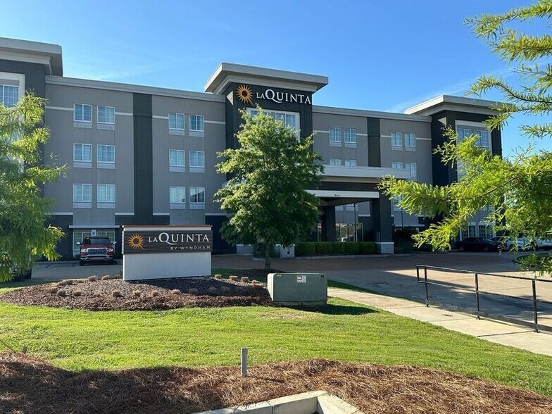 More Photos Of W Side Hwy 12 E, Starkville Freestanding For Lease