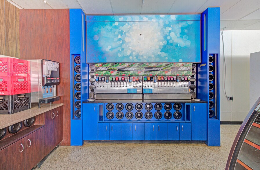 More Photos Of 726 E Lincolnway, Minerva General Retail For Sale