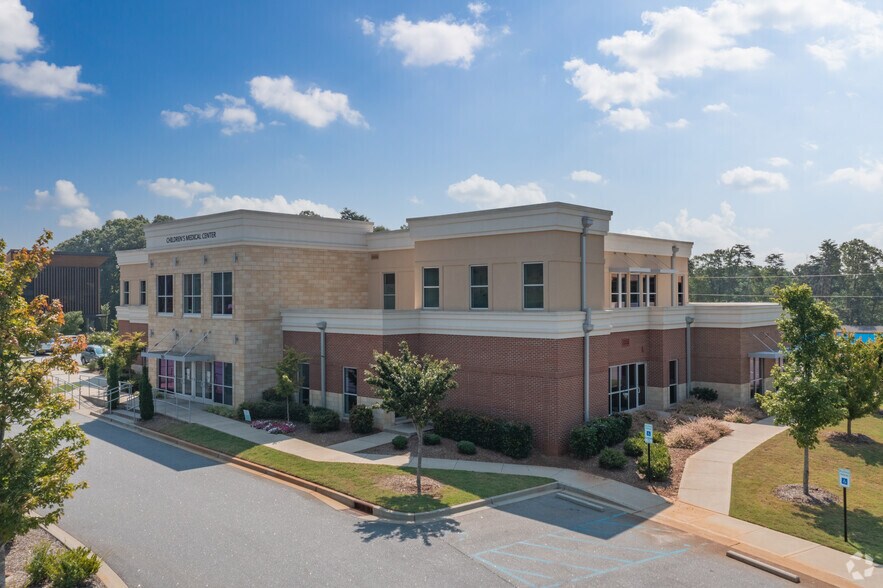 More Photos Of 703 Verdae Blvd, Greenville Healthcare For Lease
