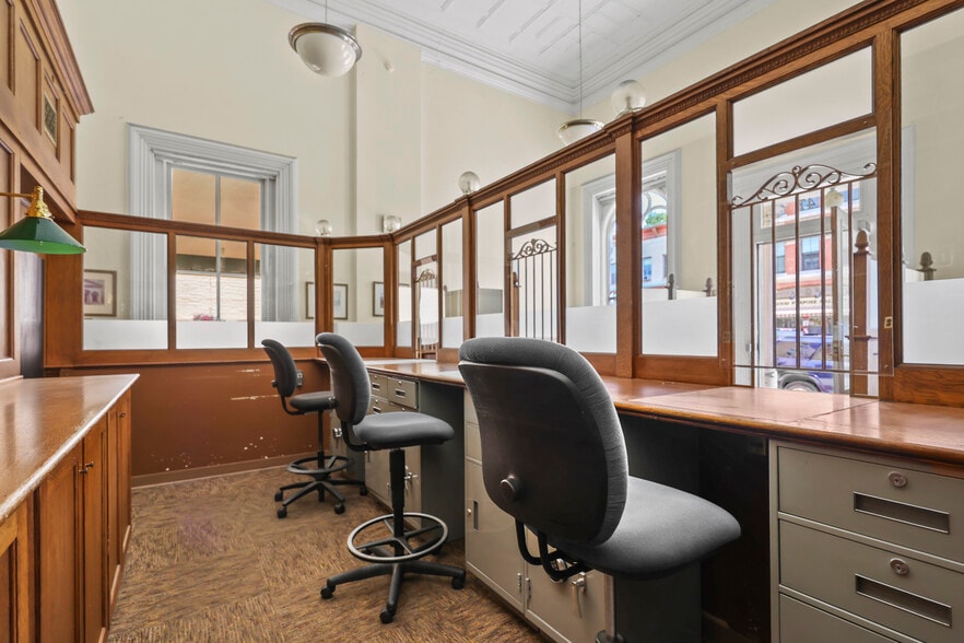 More Photos Of 47 Main St, Lee Bank For Sale
