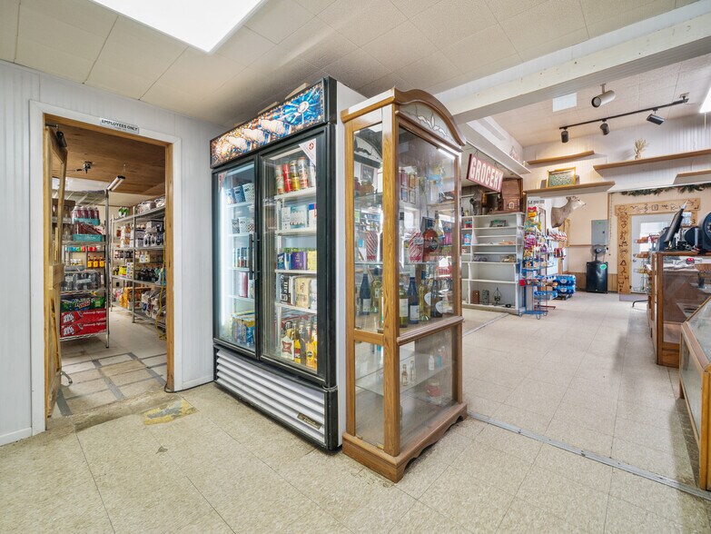 More Photos Of 365 4th St, Rock River General Retail For Sale