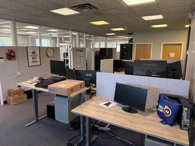 More Photos Of 1345 Queen Anne Rd, Teaneck Office For Lease