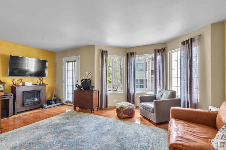 More Photos Of 1-100 N Macgillis Dr, Round Lake Apartments For Sale