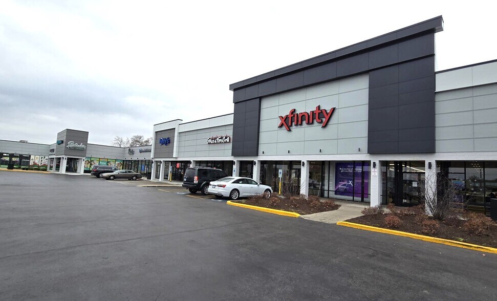 More Photos Of 7901-7965 E Golf Rd, Morton Grove Unknown For Lease