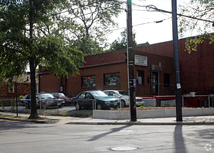 More Photos Of 4121 Minnesota Ave NE, Washington Storefront Retail Office For Sale