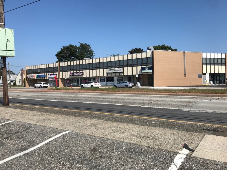 More Photos Of 535 S Broadway, Hicksville Office For Lease