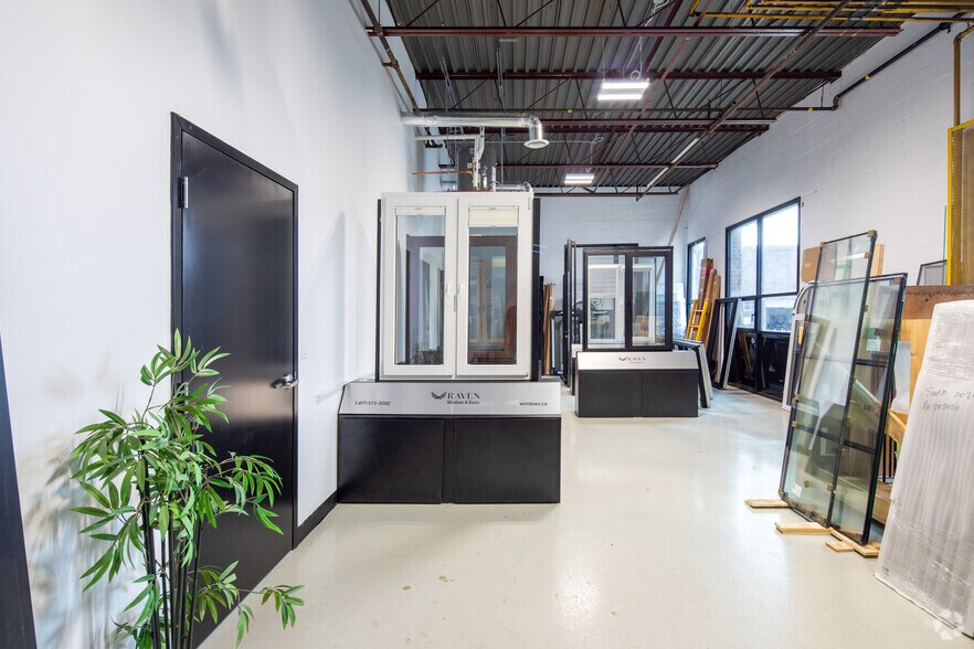 More Photos Of 7720 Kimbel St, Mississauga Warehouse For Lease