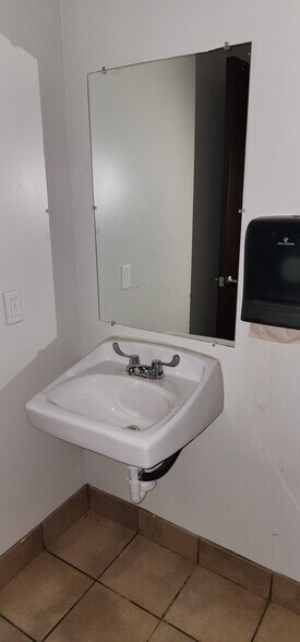 More Photos Of 4441 Spencer Hwy, Pasadena Storefront For Lease