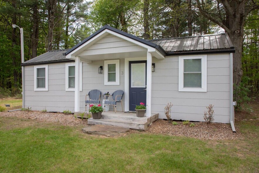 More Photos Of 2445 US-9 Rt, Peru Hotel For Sale