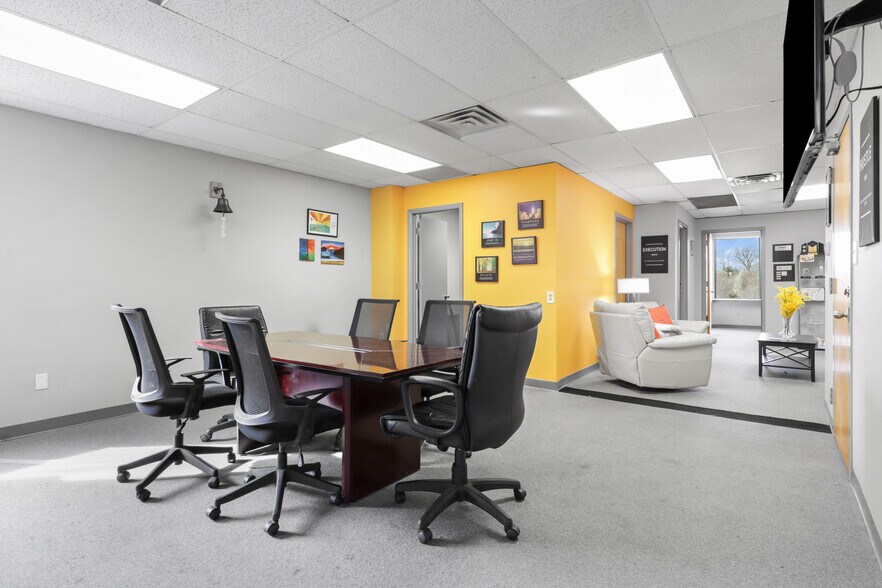 More Photos Of 111 Carpenter Dr, Sterling Office For Lease